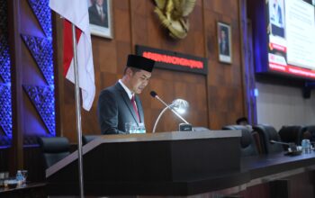 Gubernur Sampaikan Nota Keuangan APBA 2024 dalam Paripurna DPR Aceh