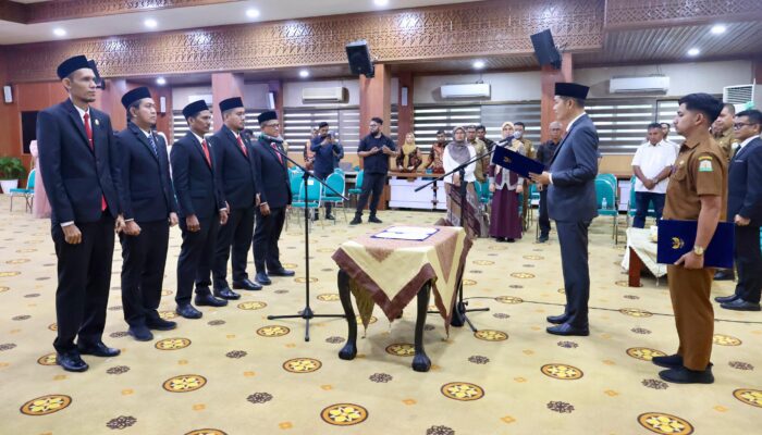 Plt. Sekda Lantik Anggota Komisi Informasi Aceh